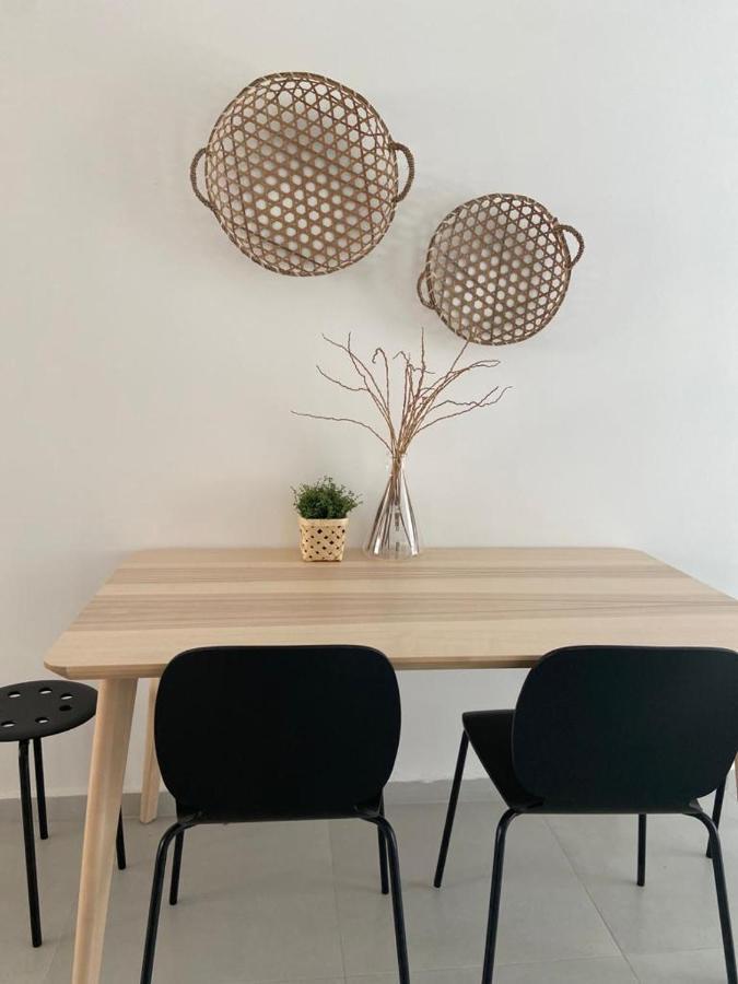 Appartement אירוח השקד - 10דק' משדה התעופה à Giv'at Koach Extérieur photo